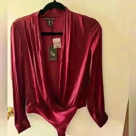 Women’s Sincerely Jules long sleeve body suit NWT size small, burgundy. - Picture 2 of 9